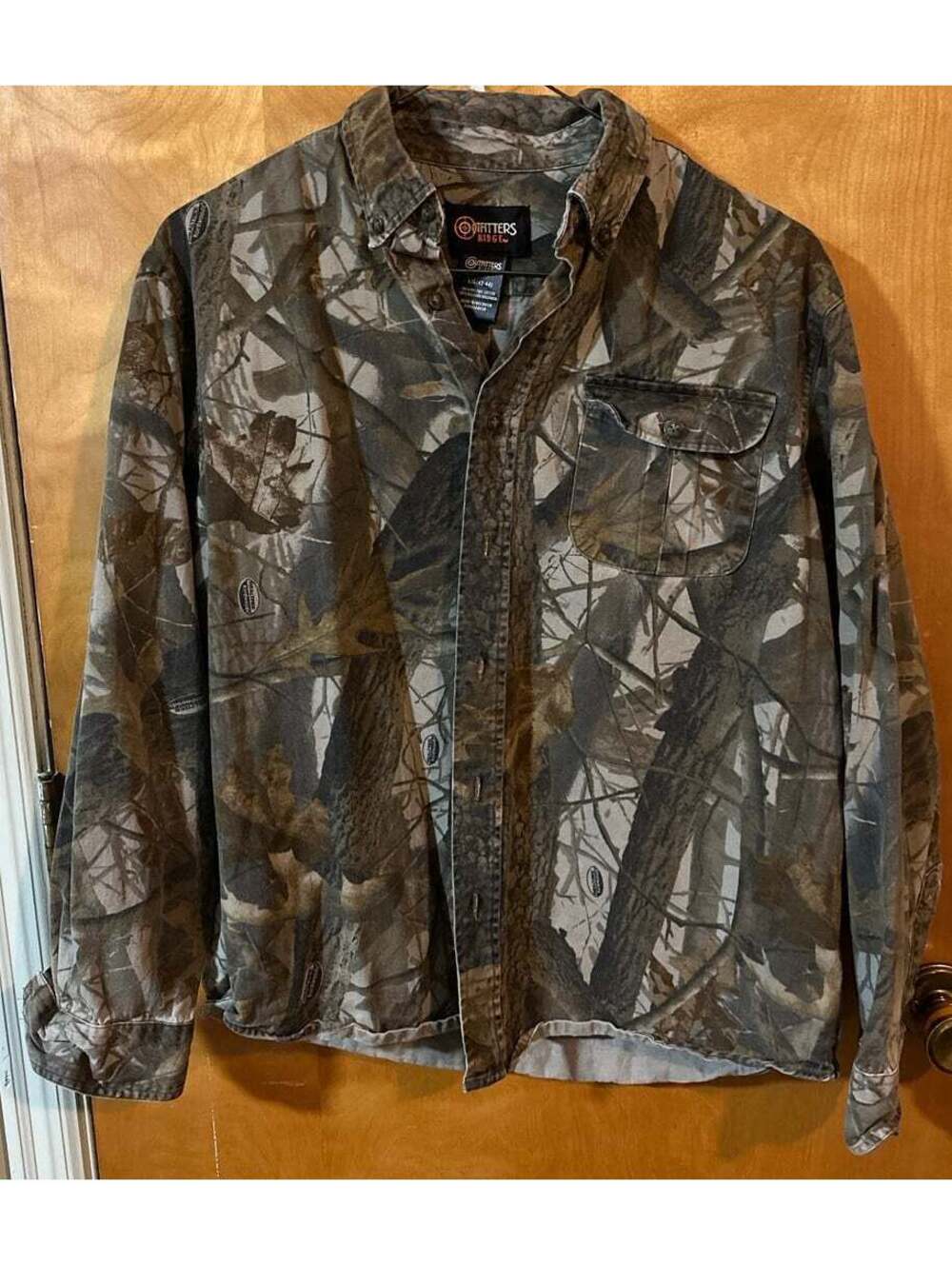 Outfitters Ridge camo button up shirt size large